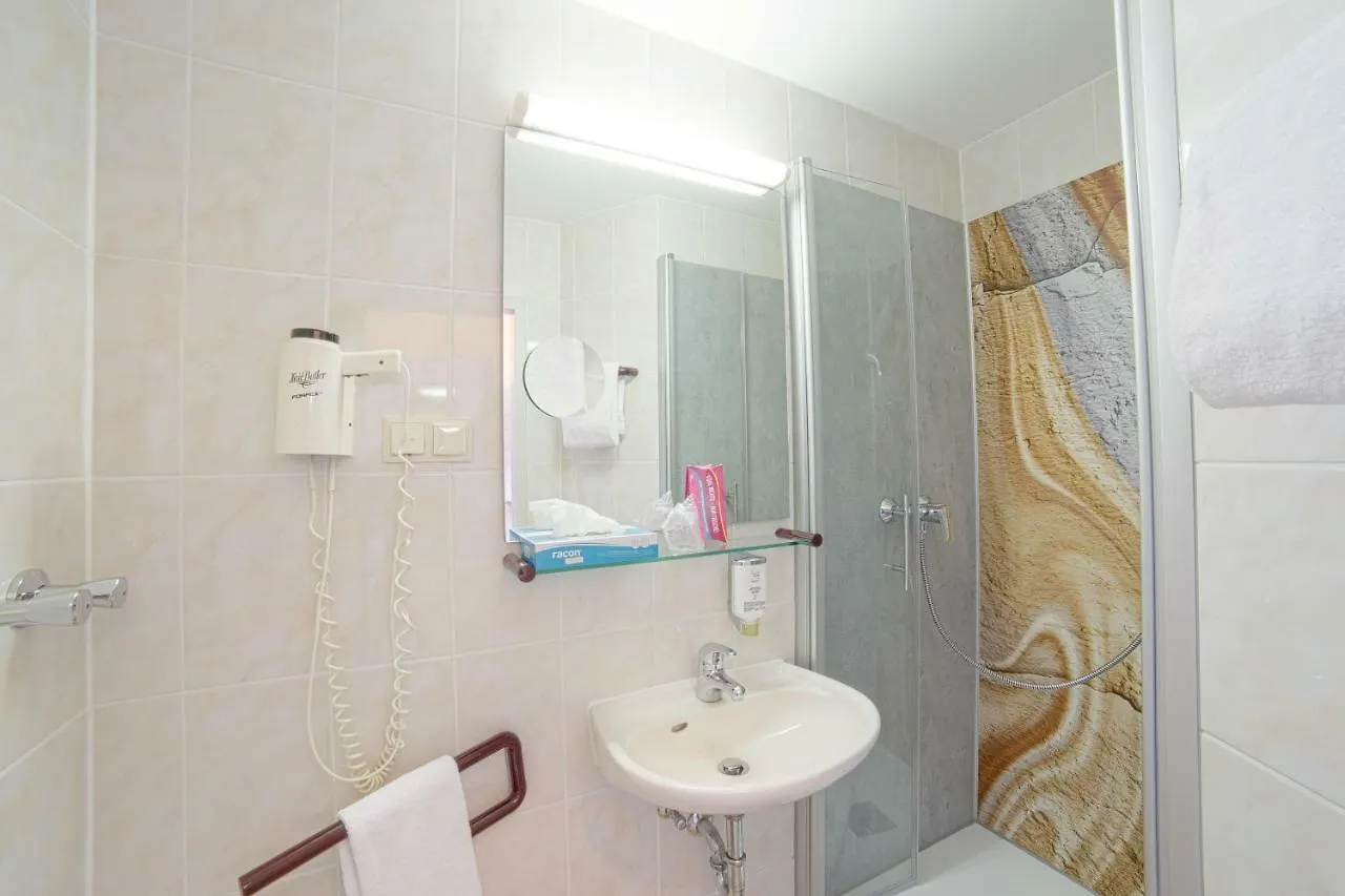 City Hotel Hannover 3*,